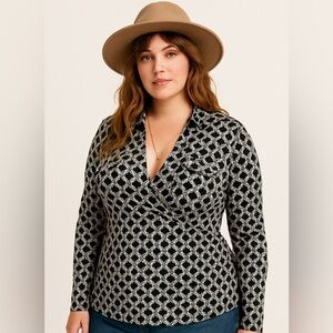 Timing Top Women’s Large L  Black Black Chains Long Sleeve Low Cut V Neck Jersey